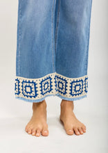 Load image into Gallery viewer, Cropped Embroidered Jeans
